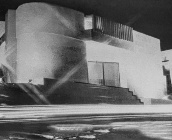 Modal Our Story Queen Catalina Img1